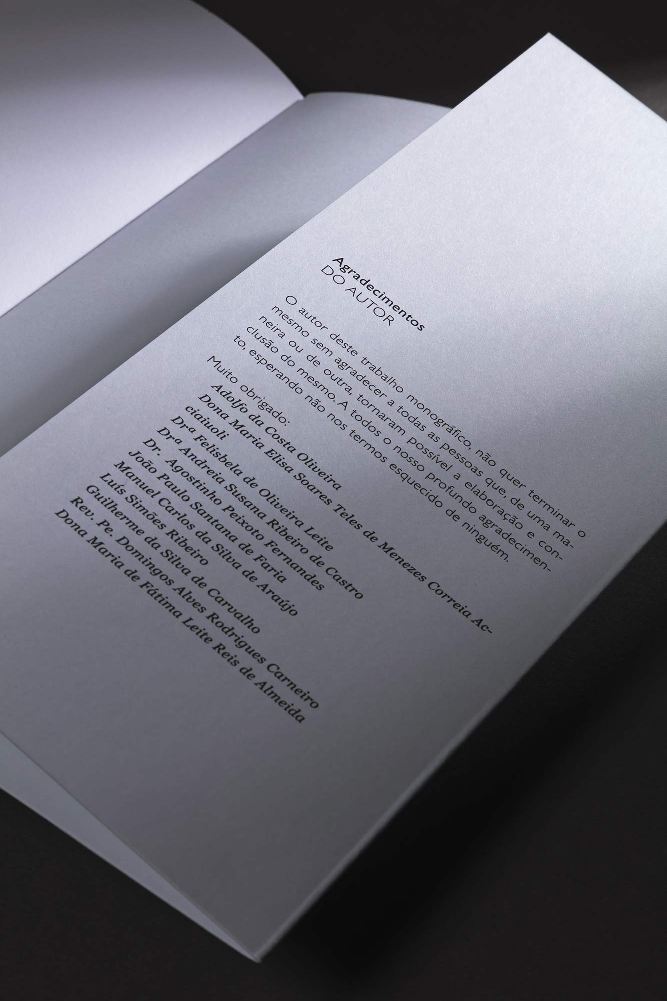Book Design Monografia de Outiz, by Sandrine Carole. 2015