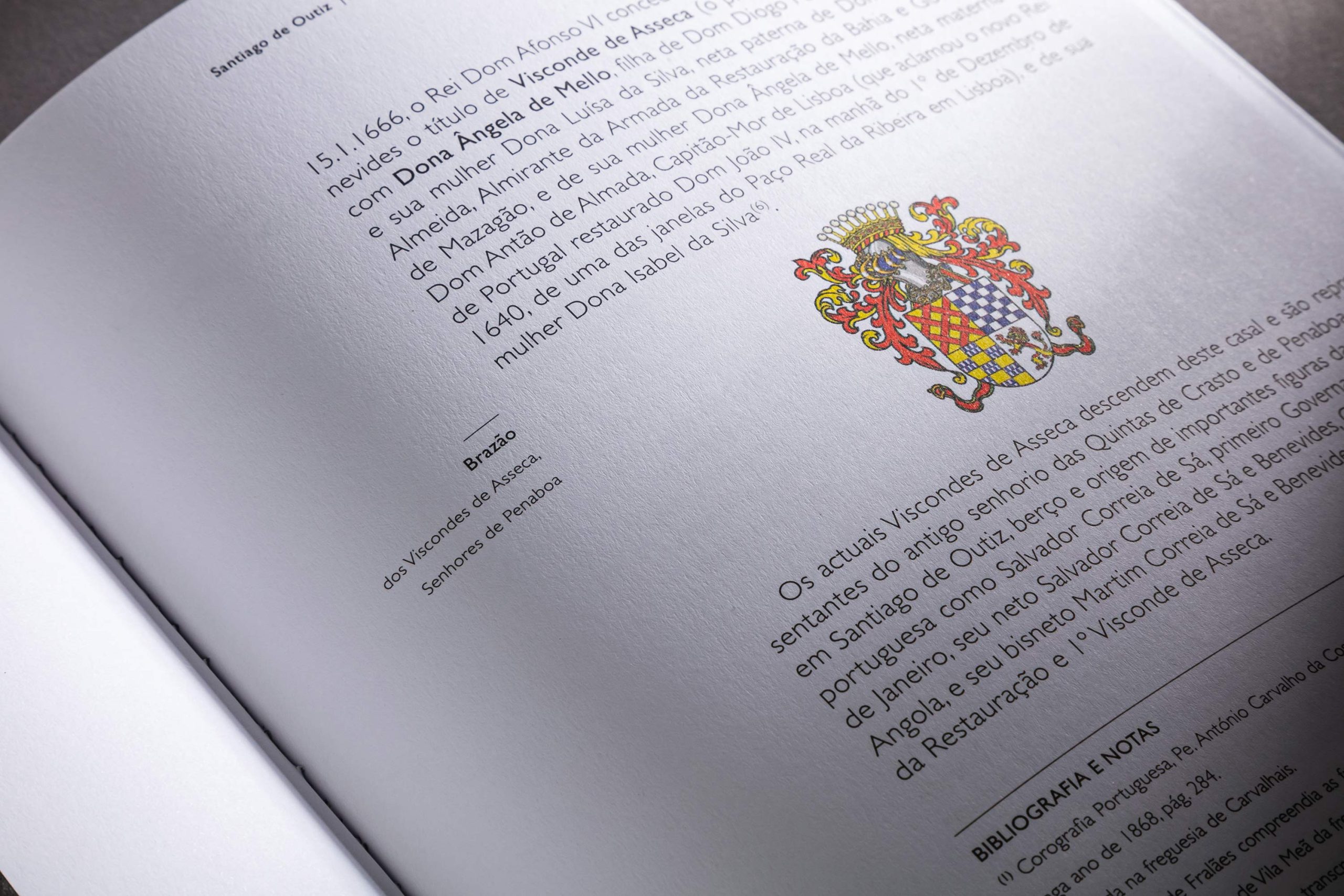 Book Design Monografia de Outiz, by Sandrine Carole. 2015