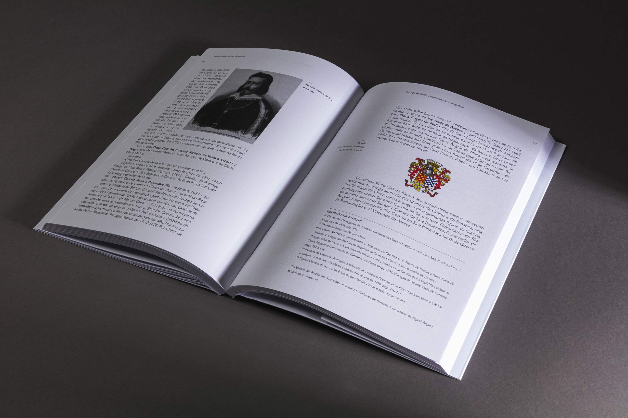Book Design Monografia de Outiz, by Sandrine Carole. 2015